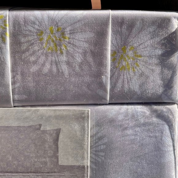 6-pc Trina Turk FULL SIZE DAISIES Sheet Set - Easy Care Wrinkle Resistant DAISY - Picture 3 of 5